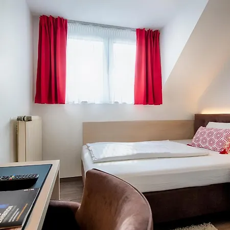 Home Hotel Отель 3*
