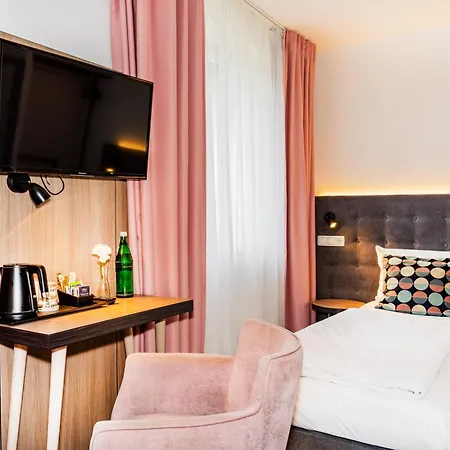 Home Hotel 3*