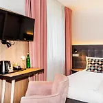 Home Hotel 3*