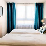 מלון Home Hotel