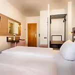 מלון Home Hotel 3*
