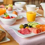 Home Hotel מלון 3*