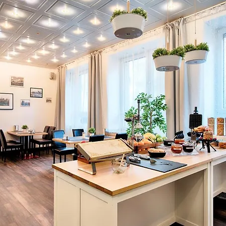 Home Hotel 3*