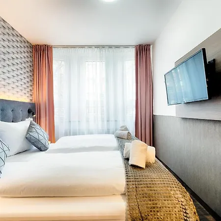 Home Hotel 3*