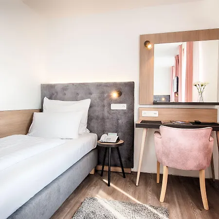 ホテル Home Hotel 3*