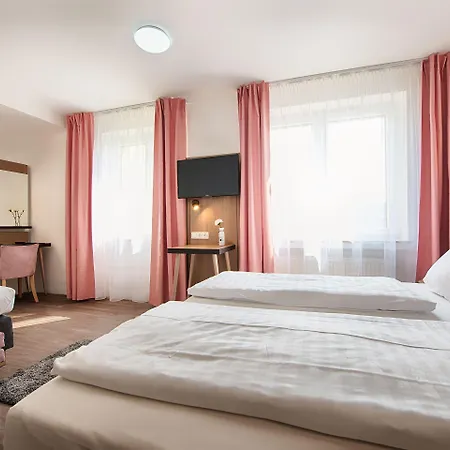 Home Hotel فندق
