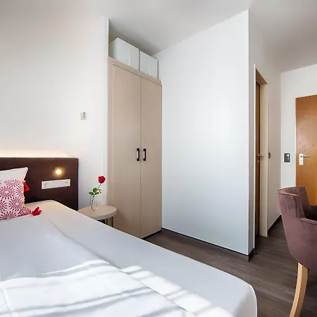 Hotel Home Hotel 3*