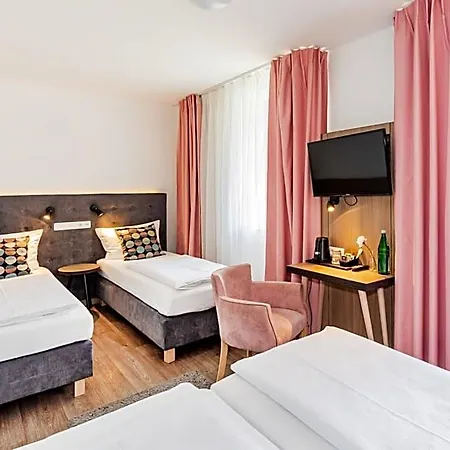 Home Hotel 3*