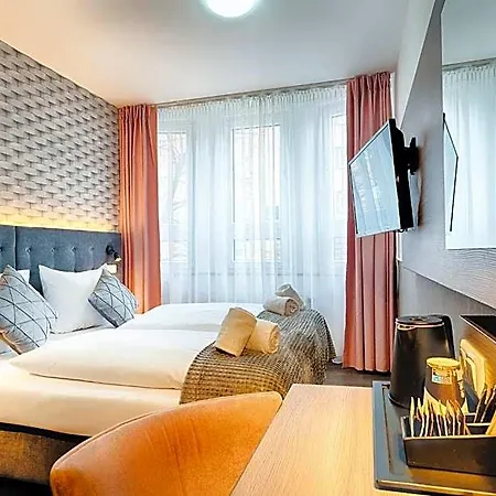 Home Hotel Szálloda